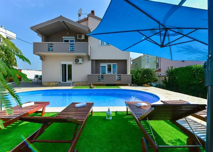 Holiday Home Kiara With Pool