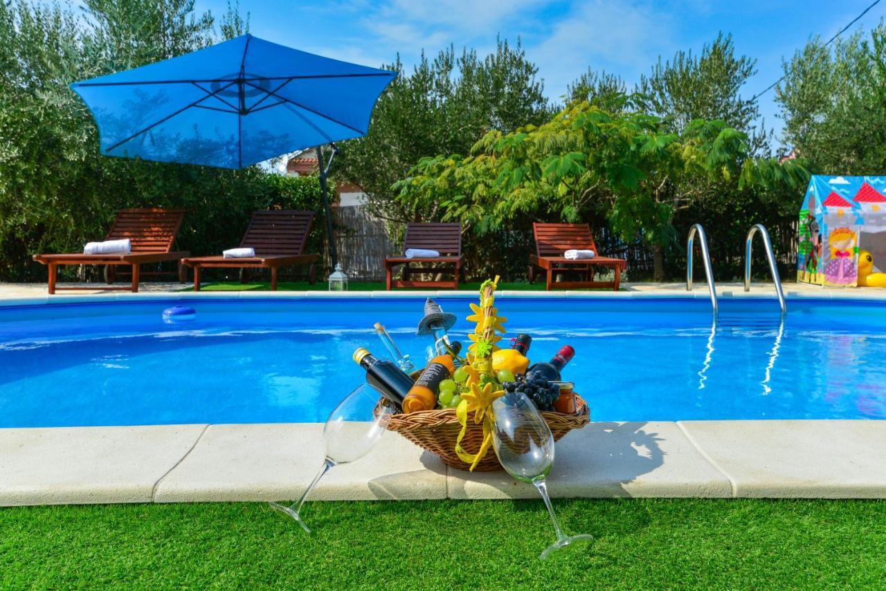 Vakantiehuis Holiday Kiara With Pool *