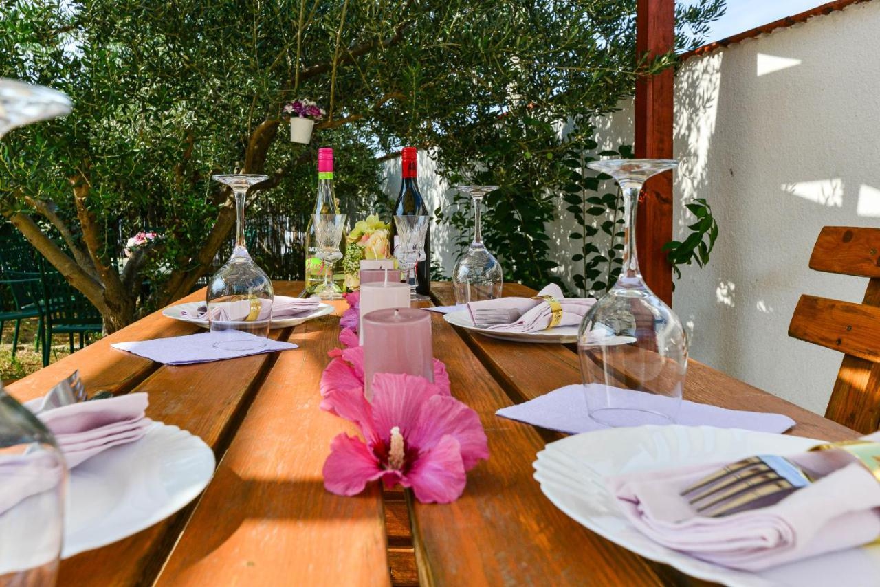 Holiday Kiara With Pool Vakantiehuis