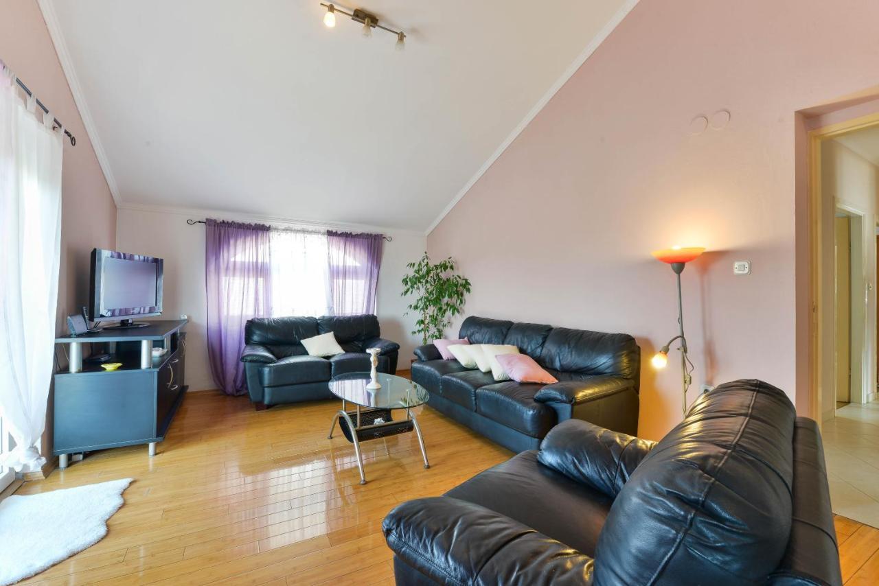 Vakantiehuis Holiday Kiara With Pool *