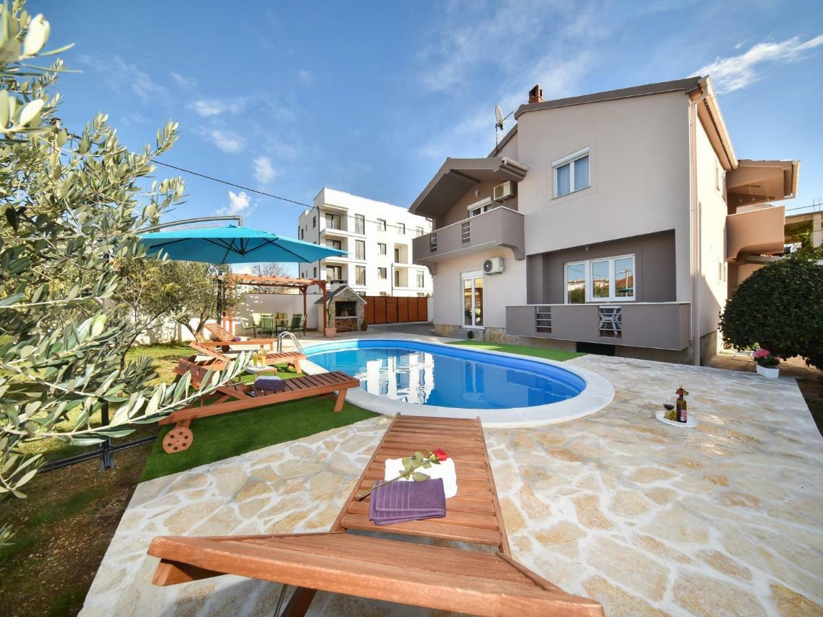 Holiday Kiara With Pool Vakantiehuis